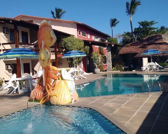 تابيرابوان برايا هوتل - بورتو سيغورو - حوض السباحة