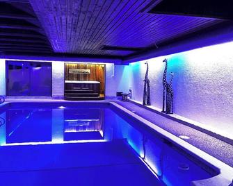 Oceanside Manor - Ocean View - Qualicum Beach - Pool