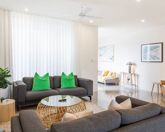 Keppel - Pet Friendly - 4 Mins Walk to Beach - Huskisson - Sala de estar
