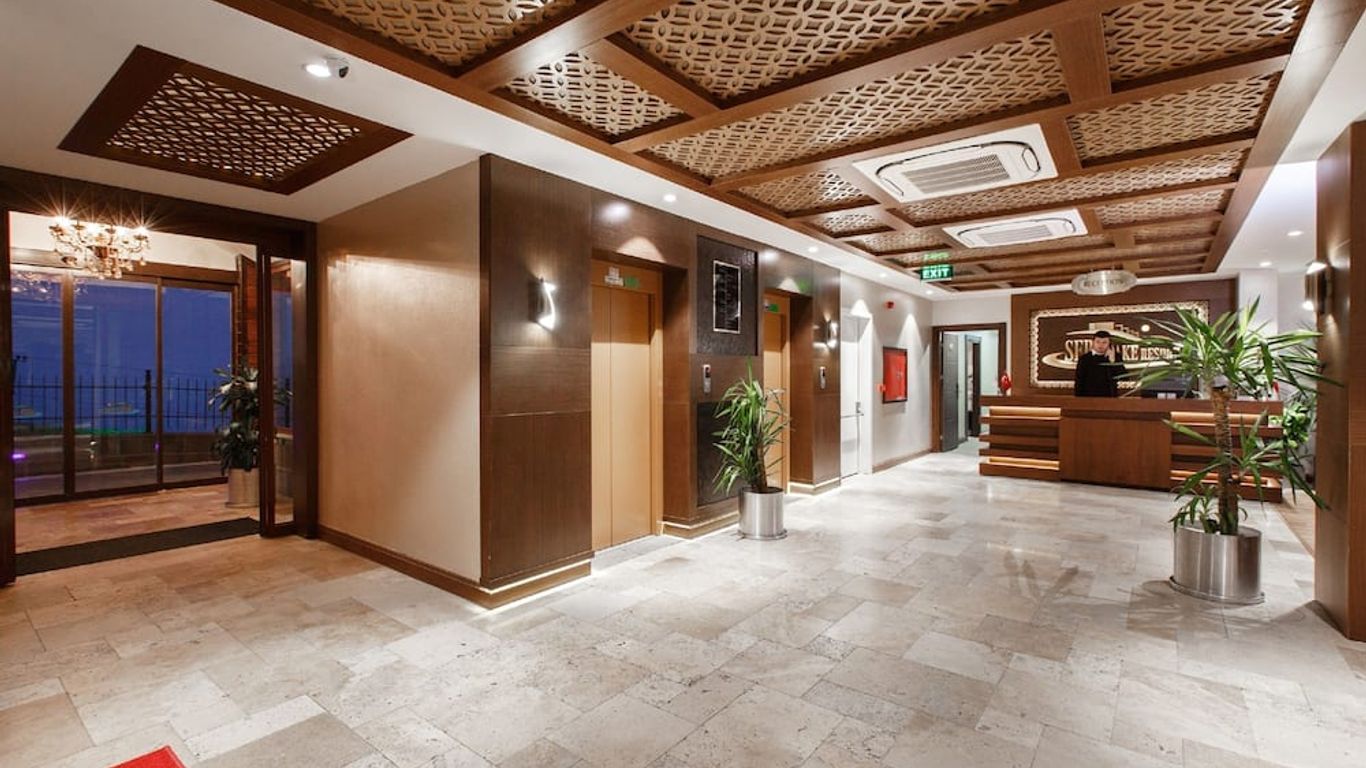 Sera Lake Resort Hotel Spa & Aparts