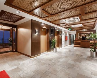 Sera Lake Resort Hotel Spa & Aparts - אקצ'אבאט - לובי