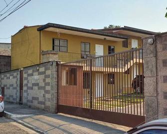 Cozy apartment in the Heart of San Salvador with 2 bedrooms and parking free. - San Salvador - Building