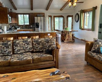 New! Timberon Billy The Kid Cabin 2BR, Cozy and Spacious w/Amazing Views - Timberon - Living room