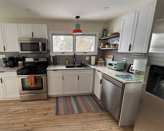 Dorothy's Cottage. - Indiana - Kitchen