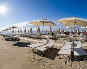 Residence Oleandro - Pietra Ligure - Playa