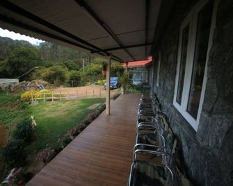 Wild and Free Farm Stay - Ooty - Balcony