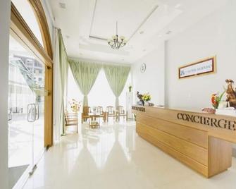 Hotel Maymyo - Pyin Oo Lwin - Front desk