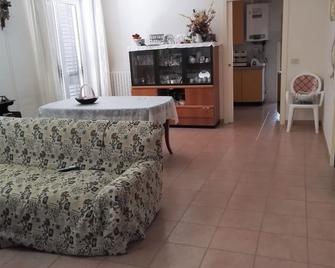 Apartment In Countryside - Jesi - Soggiorno