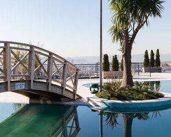 Chateau Linza Resort - Tirana - Zwembad