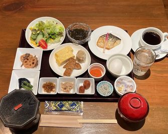 Sky Hotel - Matsuyama - Comida