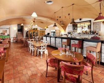 Hotel Chvalska Tvrz - Prague - Restaurant