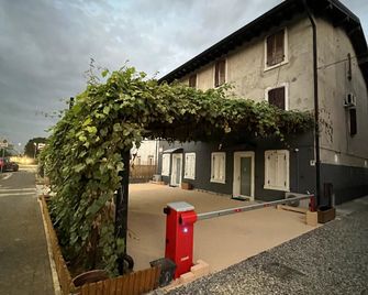 La Pergola Suites - Dossobuono - Budova