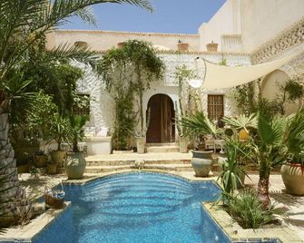 Riad Dar El Caid - Palais Xiii Century - Tozeur - Piscina