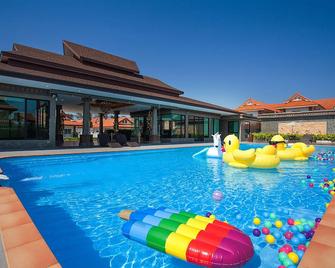 Baan Thai Lanna Pattaya - Sattahip - Piscina
