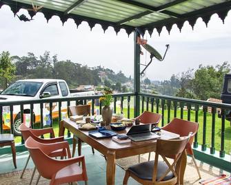 Wunderhaus Artist's Get Away & Homestay, Kodaikanal - Kodaikanal - Balcony