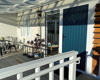 Pioneer Motel Collingwood - Collingwood - Balcony