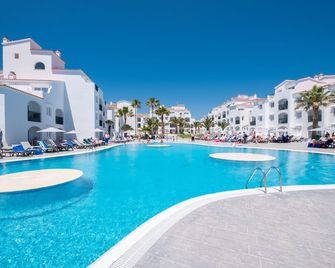 퍼거스 스타일 카레마 비치 - 칼란 보쉬 - 수영장