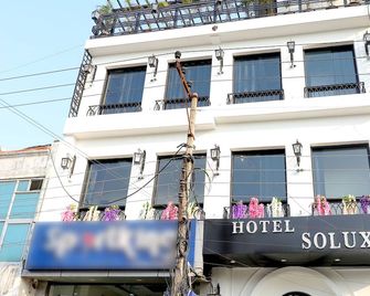 Hotel Soluxe - Yamuna Nagar - Building
