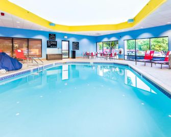 Hampton Inn by Hilton St. Charles St. Peters - St. Charles - Piscina
