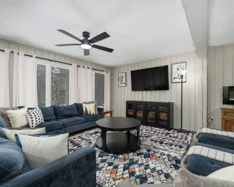Ski in 9 Bedroom, great for large groups! - Winter Park - Salon