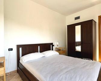 S214 - Sirolo, Three-Room Apartment With Garden In A Quiet Area - Sirolo - Schlafzimmer