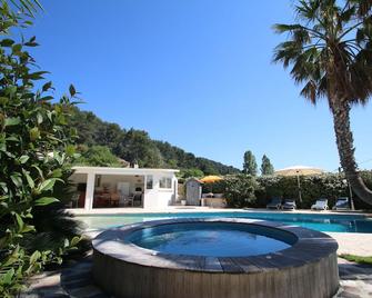 Beautiful Villa With Garden, Swimming Pool And Jacuzzi Close To All Amenities - Solliés Farlède - Piscine