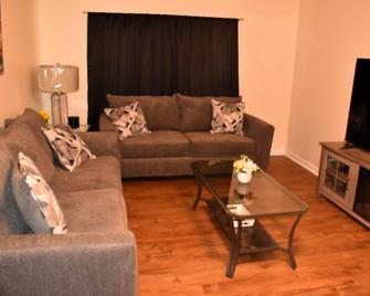 Comforts of Home - Gautier - Living room
