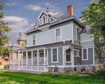 Ash Street Inn - Manchester - Building
