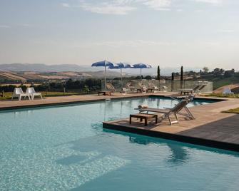 GINEPRO the annex of Villa Vernaschi Ideal for a couple or a family with a child - Iesi - Piscina