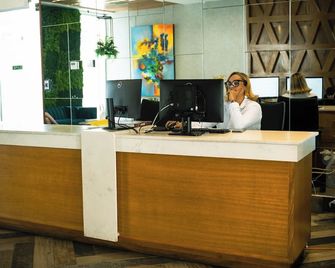 Hotel Santo Domingo - Santo Domingo - Front desk