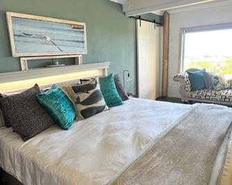 Seaview on 2822 Happy Whale Cottage - Betty’s Bay - Bedroom