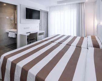 Hotel Oasis Park Splash - Calella - Bedroom