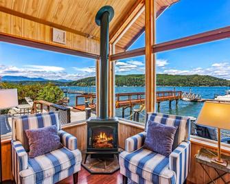 Utopia Cove - Union - Balcony