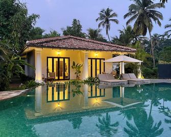 Younger Villas & Resorts - Claire Villa - Ahangama - Pool