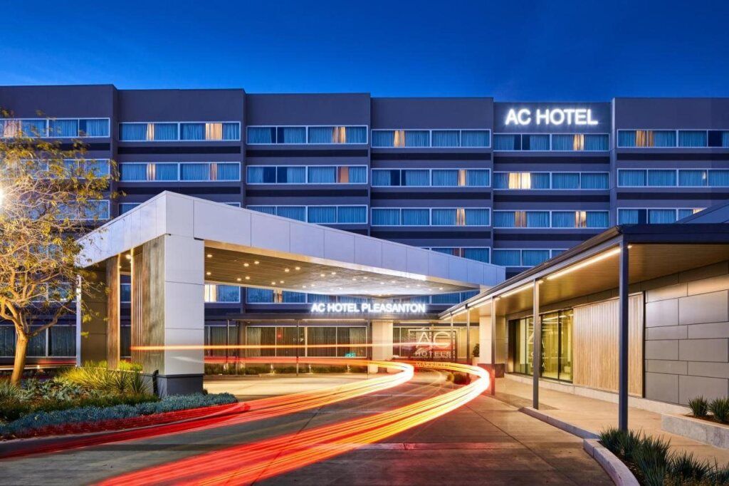 AC Hotels by Marriott Pleasanton - Pleasanton - Gebouw