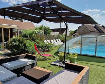 Gîte Atypique 2/8 Personnes - Mosnes - Pool