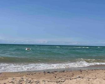 Lake MI -M22 - World Class Golf, Beach and Birds! - Arcadia - Playa