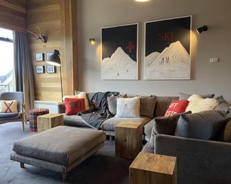 Perisher -Luxury Mountain Apartment - Perisher Valley - Living room