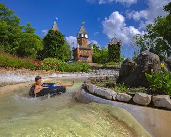 The Resort at Schlitterbahn - New Braunfels