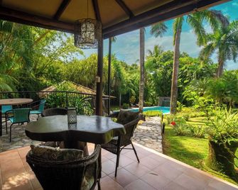 Casa Paraiso - Tropical Getaway Close to Beach - Esterillos Este - Binnenhof