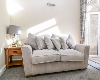Bridges Cottage - Torquay - Living room