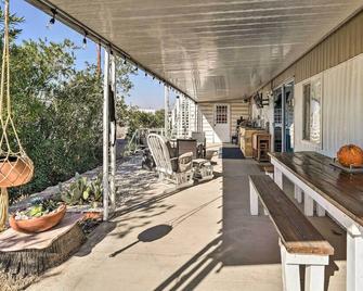 Less Than 1 Mi to Lake Havasu Pet-Friendly Home - Lake Havasu City - Patio