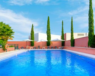 Hilton Garden Inn Malaga - Málaga - Pool