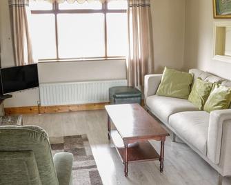 Castle View, Family Friendly In Oughterard, County Galway - Oughterard - Living room