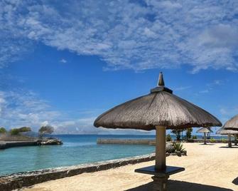 Coralpoint Gardens Suites & Residences - Lapu-Lapu City - Beach