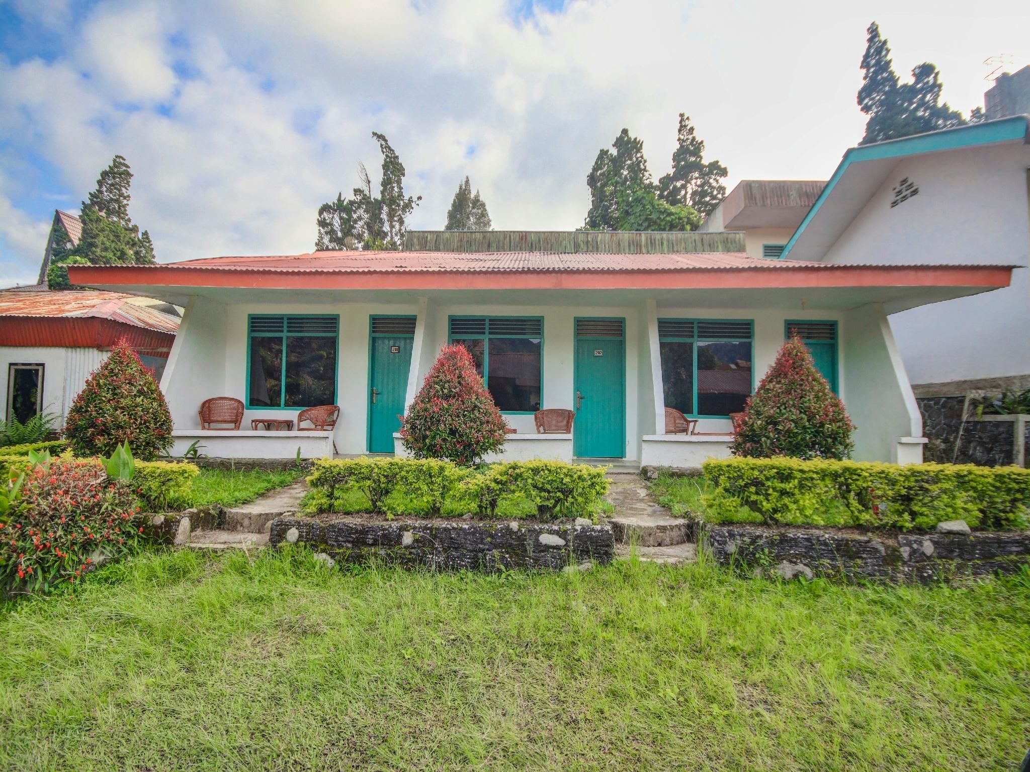 OYO 2322 Dien Karona Hotel - Berastagi - Gebäude