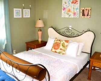 Riverside - Grand Forks - Bedroom