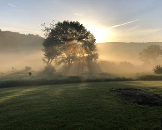 Welcome to WIndswept Acres in the Berkshire Mts! - East Chatham - Vista del exterior