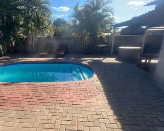 Happy Time guest house - Phalaborwa - Piscina