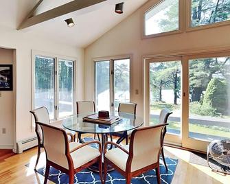 Lake Shore - Swanton - Comedor